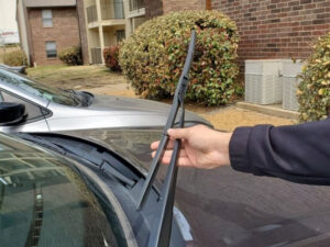 How to replace wiper blades (video)